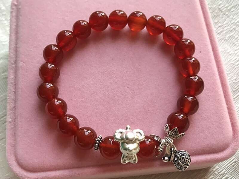 0000781 red agate chinese zodiac charm bracelet with lucky bag to bring good luck in 2019